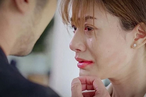 Đoán vết bầm tím trên mặt chị gái do anh rể gây ra, tôi tìm anh để hỏi cho ra lẽ, cuối cùng lại phải bẽ mặt ra về-1