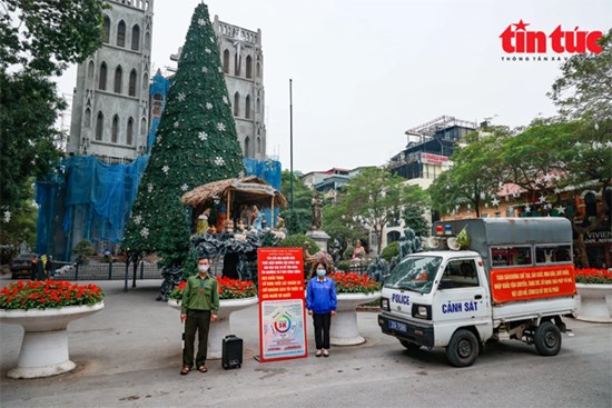 Hà Nội cấm các phương tiện và hạn chế người dân ra vào khu vực Nhà Thờ lớn