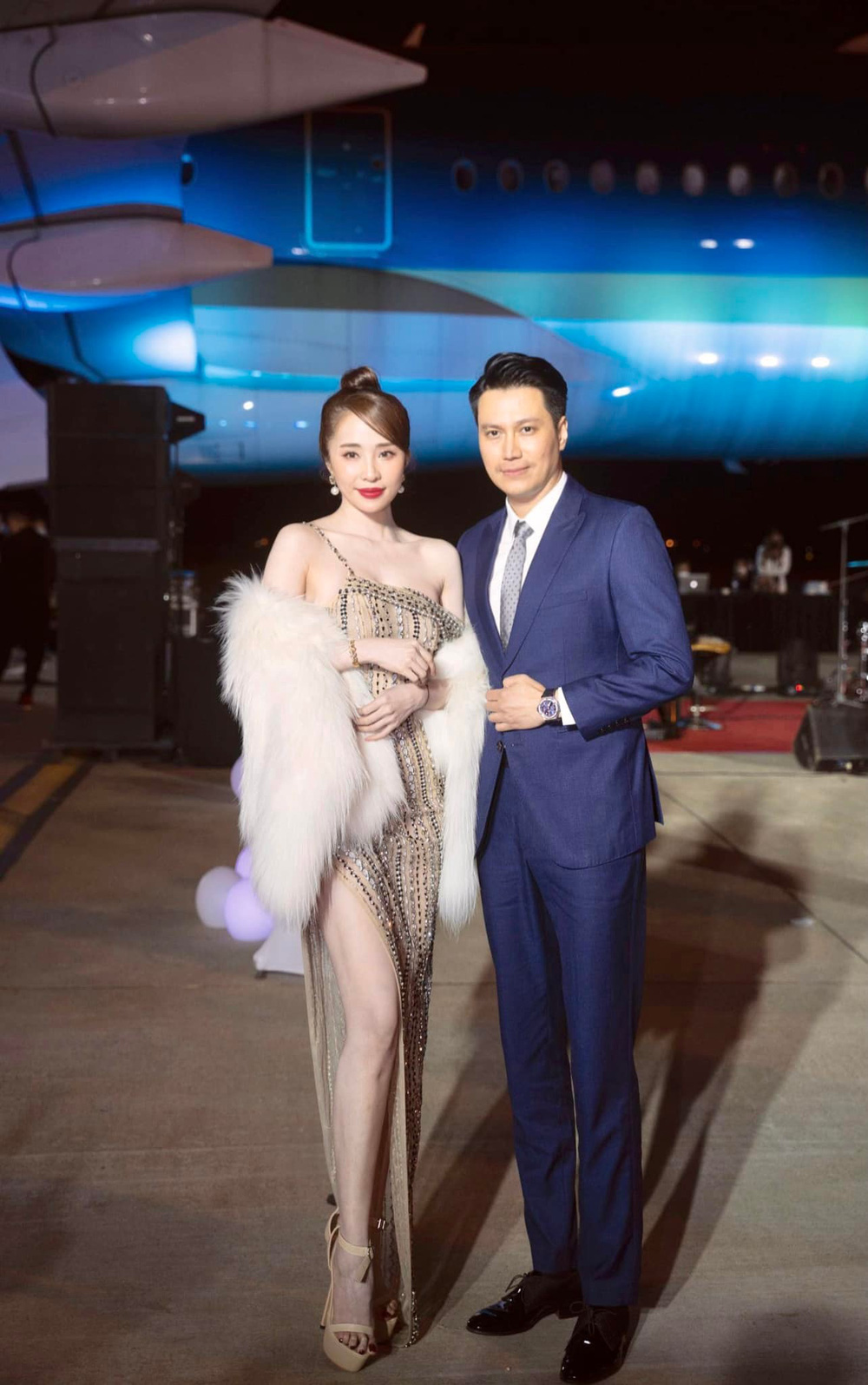 Việt Anh tung ảnh sánh đôi tình tứ với Quỳnh Nga, vợ cũ liền vào hỏi thẳng 1 câu chí mạng!-1