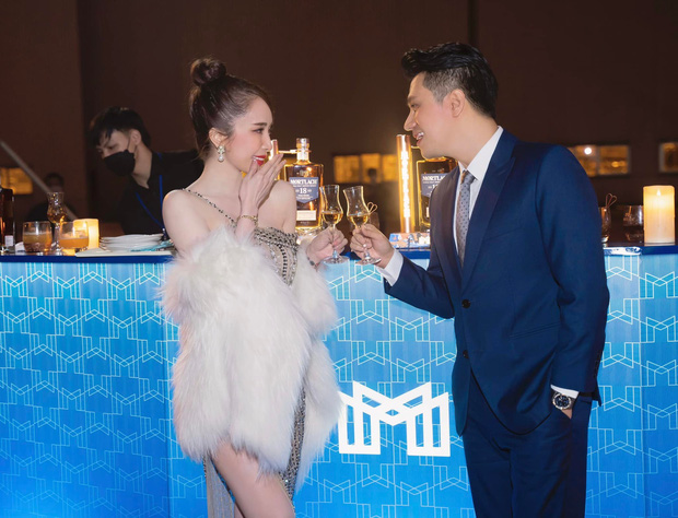 Việt Anh tung ảnh sánh đôi tình tứ với Quỳnh Nga, vợ cũ liền vào hỏi thẳng 1 câu chí mạng!-2