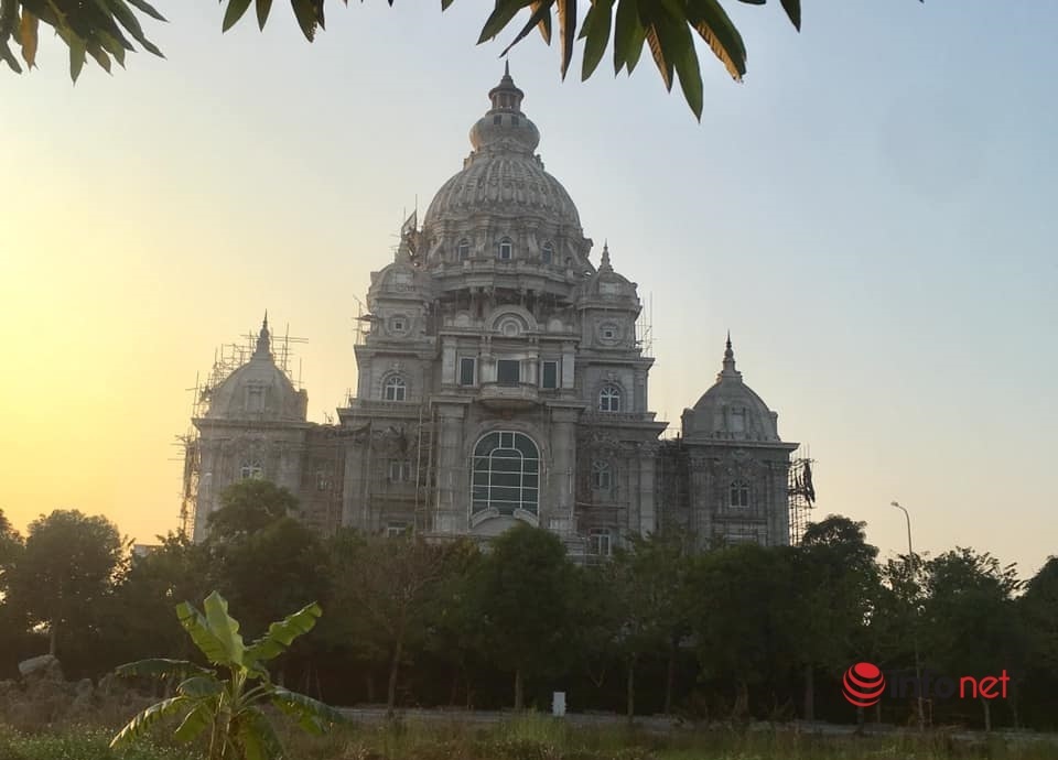 Dàn lâu đài siêu khủng” của đại gia Nguyễn Đức Thụy-12