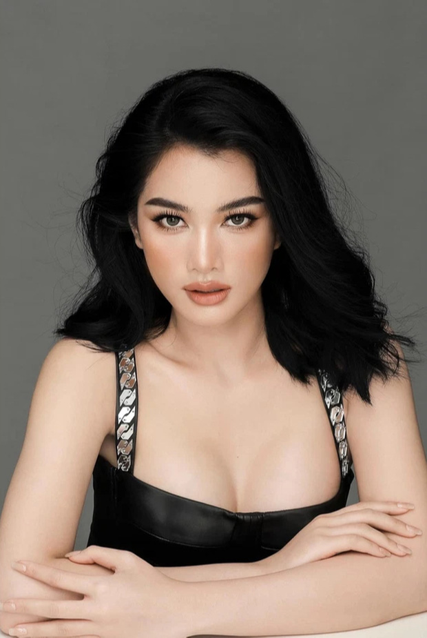 Cẩm Đan thoát xác 180 độ: Vòng một lớn bất ngờ, diện corset để lộ hẳn nội y cho máu!-4