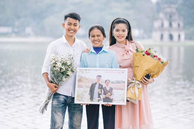 Đồng Văn Hùng của Ẩm thực mẹ làm” khoe ảnh vợ sắc vóc xinh như hot girl, duy chỉ có một chi tiết khiến ai cũng phải bật cười-6