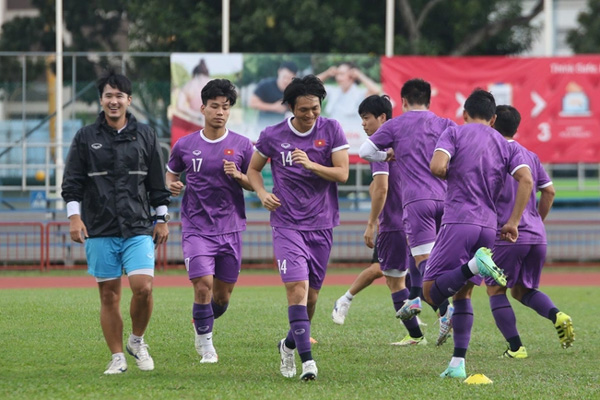 NÓNG: HLV Park Hang-seo chốt quân đấu Thái Lan, đội tuyển Việt Nam nhận tin kém vui-3
