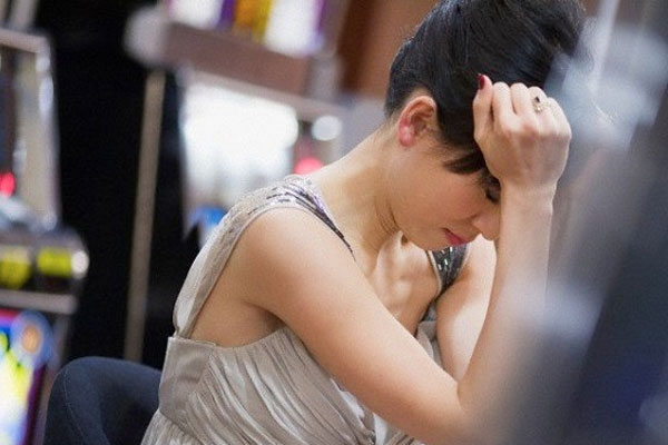 Bố chồng mời đi ăn trưa ở nhà hàng sang trọng và bất ngờ đưa ra lời đề nghị khiến con dâu choáng váng-1