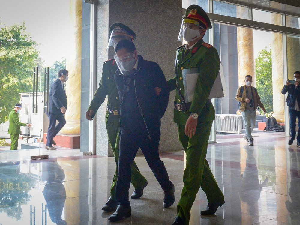 Cựu Hiệu trưởng Đại học Đông Đô hầu tòa-2