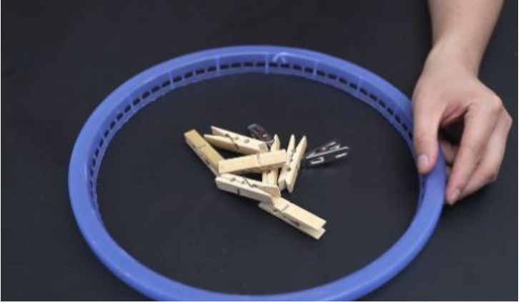 Khi bán phế liệu, đừng vứt bỏ những rổ rau cũ, chỉ cần sửa sang lại và đặt chúng trên ban công, bạn sẽ giật mình vì điều này-3