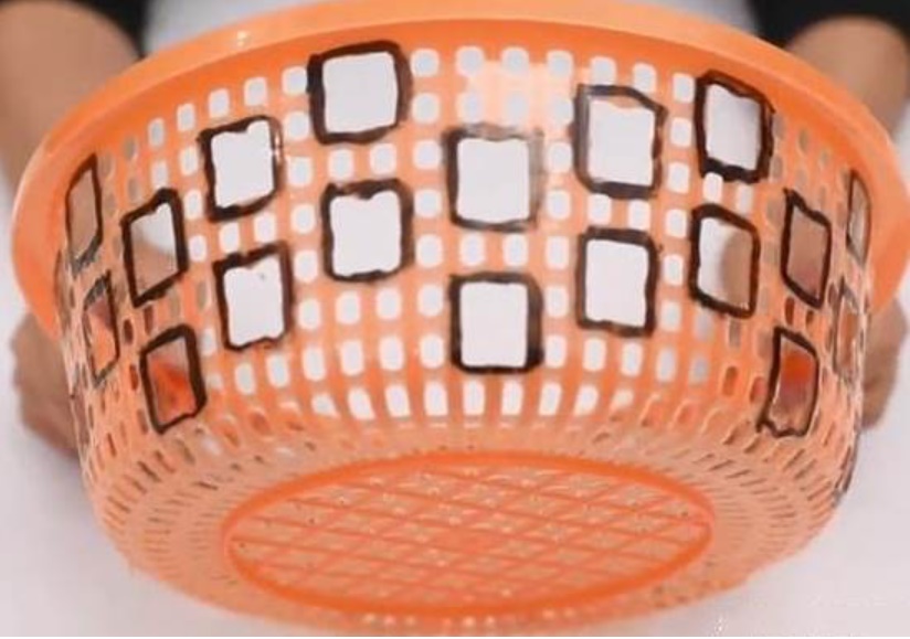 Khi bán phế liệu, đừng vứt bỏ những rổ rau cũ, chỉ cần sửa sang lại và đặt chúng trên ban công, bạn sẽ giật mình vì điều này-13