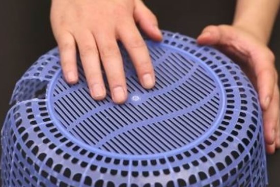 Khi bán phế liệu, đừng vứt bỏ những rổ rau cũ, chỉ cần sửa sang lại và đặt chúng trên ban công, bạn sẽ giật mình vì điều này