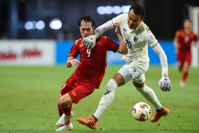 Việt Nam 0-2 Thái Lan: Quang Hải hai lần dứt điểm trúng khung gỗ, tuyển Việt Nam chờ lật ngược thế cờ ở lượt về  23/12/2021 19:00:00 GMT+7-4