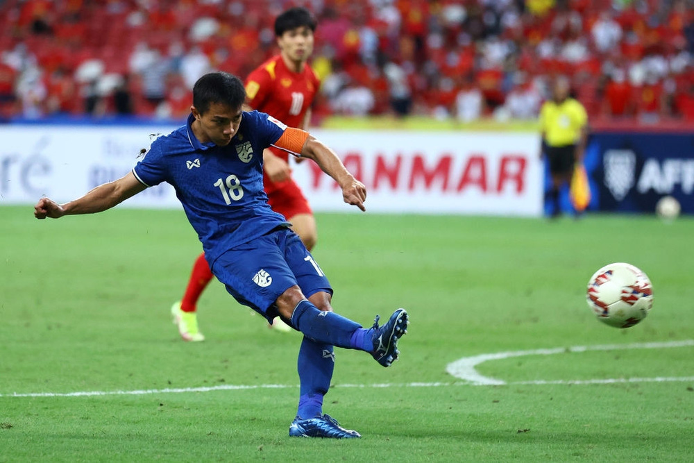 Hồng Duy dính sai lầm khó tha thứ, Việt Nam tan nát đầy oan uổng dưới tay Messi Thái-4