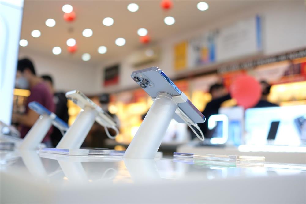 Hết tăng nóng, iPhone 11 quay đầu giảm liền 4 triệu đồng tại Việt Nam-3