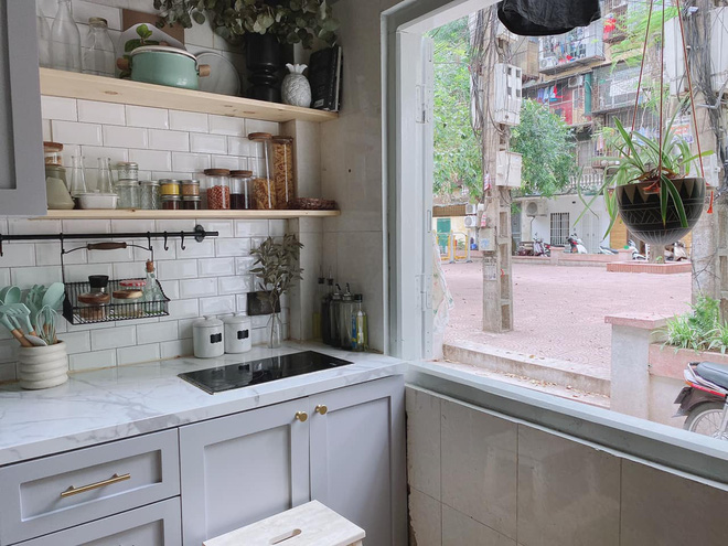 5 căn bếp rộng vỏn vẹn vài m2, đi 3 bước chân là hết nhưng cách sắp xếp khiến ai cũng phải xuýt xoa: Đúng là nhỏ nhưng có võ!-3