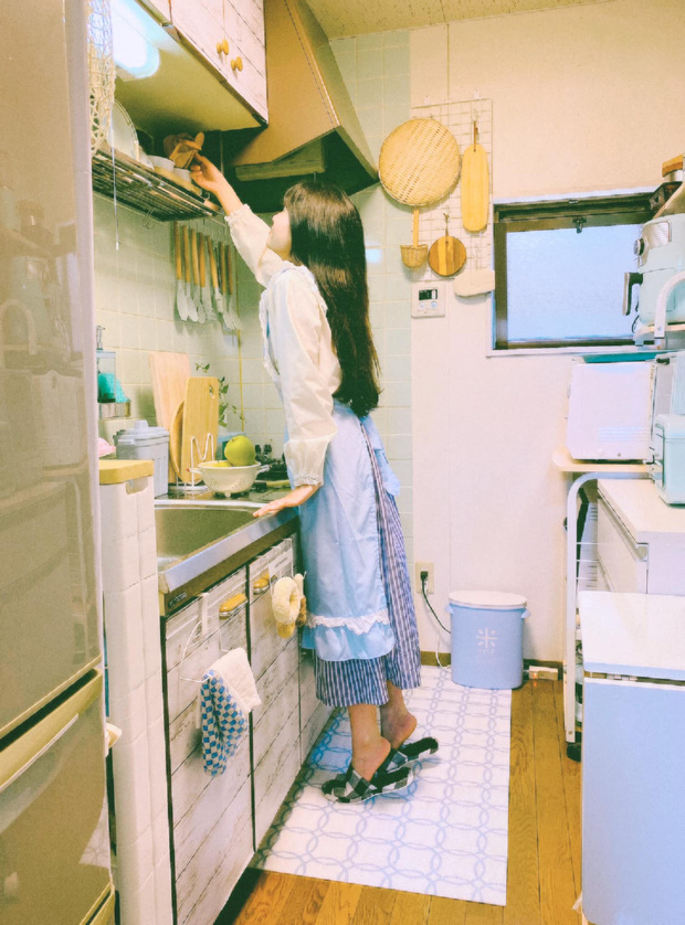 5 căn bếp rộng vỏn vẹn vài m2, đi 3 bước chân là hết nhưng cách sắp xếp khiến ai cũng phải xuýt xoa: Đúng là nhỏ nhưng có võ!-6