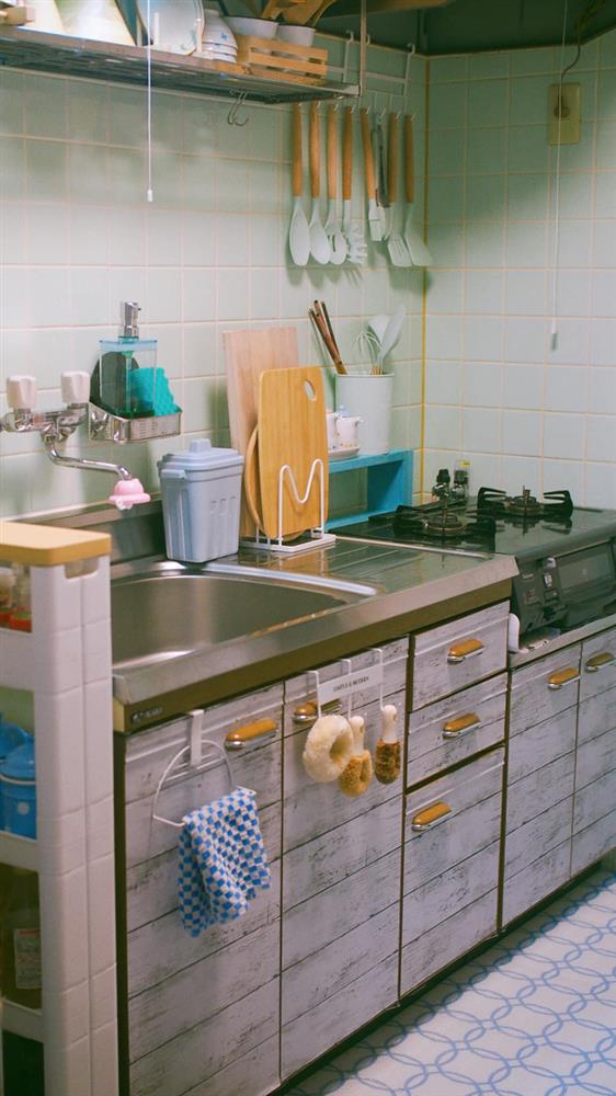 5 căn bếp rộng vỏn vẹn vài m2, đi 3 bước chân là hết nhưng cách sắp xếp khiến ai cũng phải xuýt xoa: Đúng là nhỏ nhưng có võ!-8