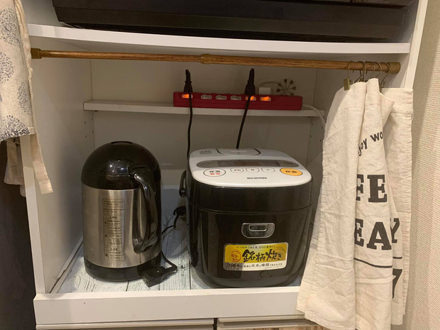 5 căn bếp rộng vỏn vẹn vài m2, đi 3 bước chân là hết nhưng cách sắp xếp khiến ai cũng phải xuýt xoa: Đúng là nhỏ nhưng có võ!-15