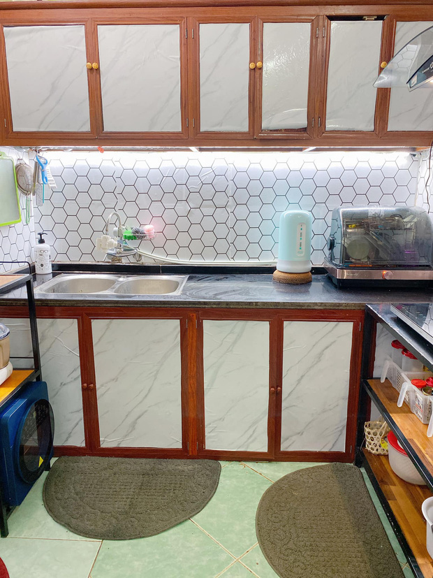 5 căn bếp rộng vỏn vẹn vài m2, đi 3 bước chân là hết nhưng cách sắp xếp khiến ai cũng phải xuýt xoa: Đúng là nhỏ nhưng có võ!-23