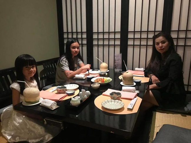 Hổ phụ sinh hổ tử: 4 người con kín như bưng của bà Diệp Thảo và vua cà phê Trung Nguyên đều du học tại Mỹ, rất ít xuất hiện trên truyền thông-6