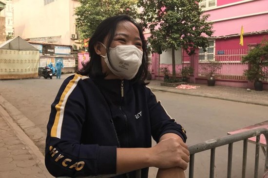 Quá tải hệ thống y tế cơ sở ở Hà Nội: Tôi không có thời gian về nhà