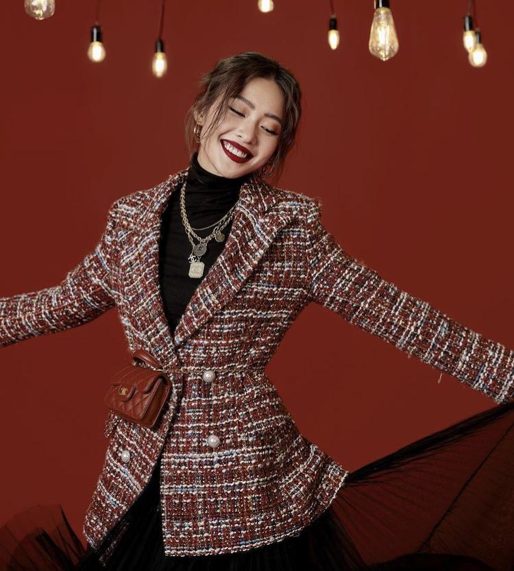 Mỹ nhân Việt lên đồ dịp Noel: Người kín bưng, người hở quá đà-4