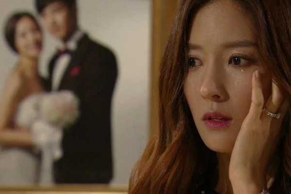 Ở nhà chờ chồng về mỗi ngày thì đã sao?-1