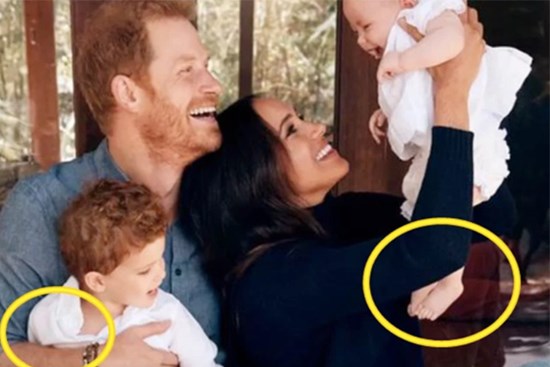 5 chi tiết đầy ẩn ý trong bức ảnh Giáng sinh của nhà Meghan, 