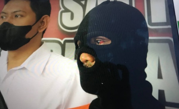 Gã đàn ông đốt rác tại nhà liên tục khiến hàng xóm sinh nghi, gần 1 tháng sau mới phát hiện tội ác man rợ trong phòng tắm-2