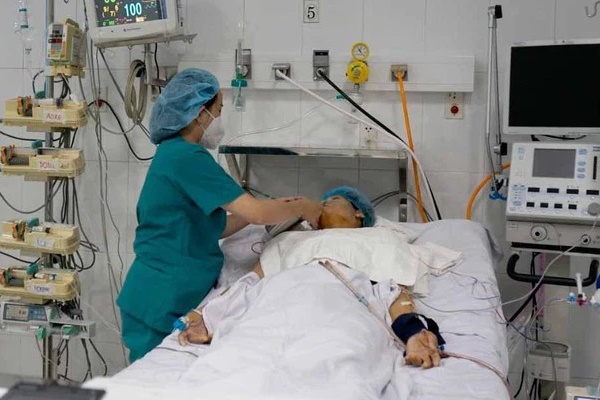 Ngày 24/12, Hà Nội thêm 1.834 ca mắc Covid-19 mới, trong đó có 618 ca ngoài cộng đồng-2