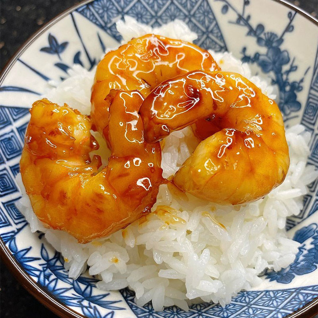 Tôm mà rim với nguyên liệu này thì ngon xuất sắc, nhưng phần lớn chúng ta đều chưa thử làm bao giờ vì nghĩ không hợp-1