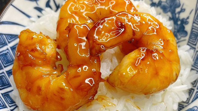Tôm mà rim với nguyên liệu này thì ngon xuất sắc, nhưng phần lớn chúng ta đều chưa thử làm bao giờ vì nghĩ không hợp-5