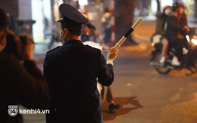 Nhà thờ Lớn Hà Nội đêm Noel: Chỉ những người có giấy mời, test nhanh Covid-19 mới được vào dự lễ-4