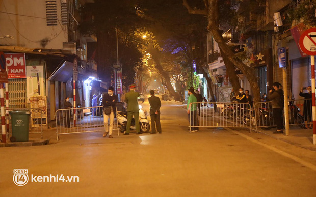 Nhà thờ Lớn Hà Nội đêm Noel: Chỉ những người có giấy mời, test nhanh Covid-19 mới được vào dự lễ-1