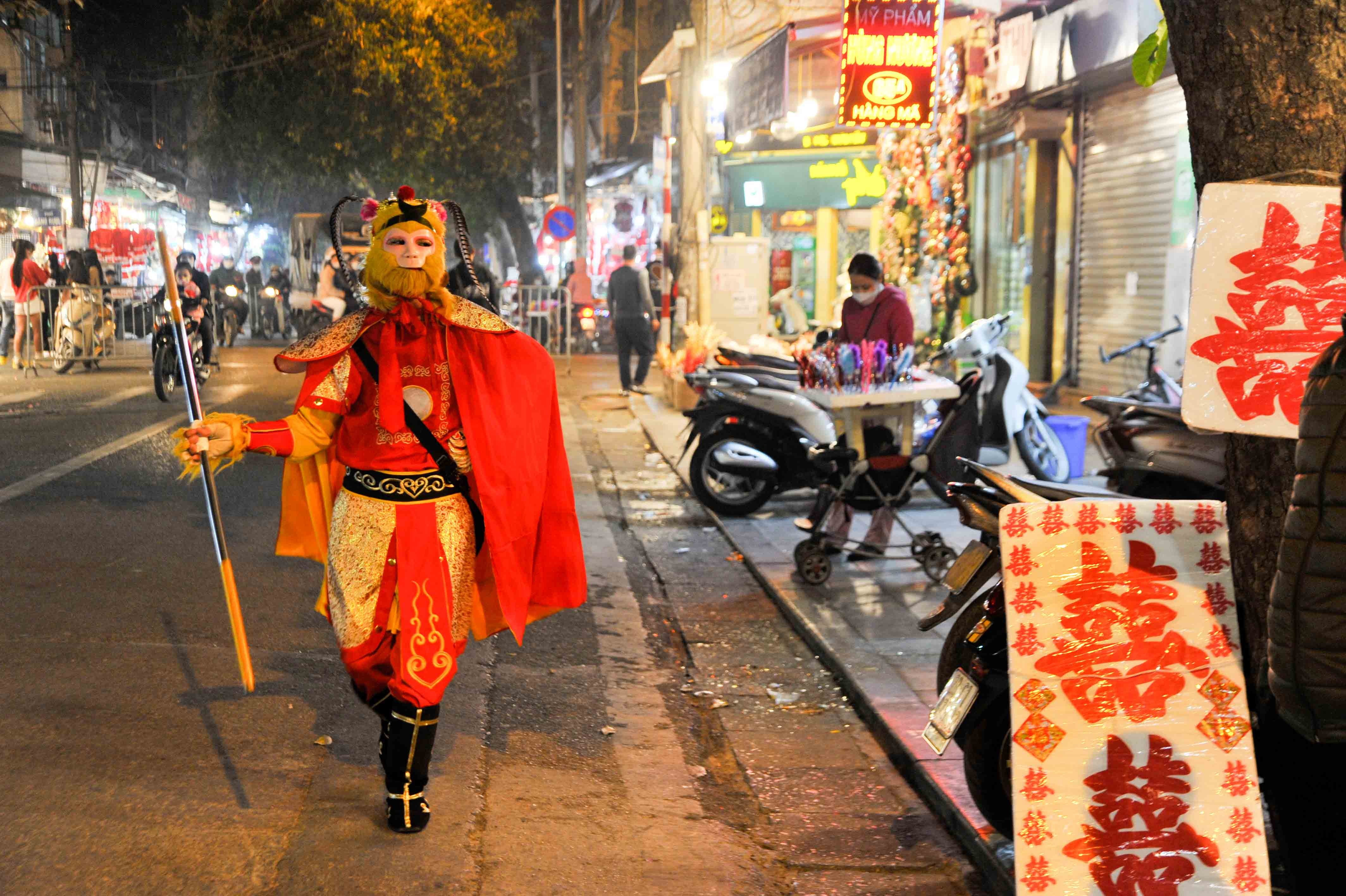 Đêm Giáng sinh đặc biệt ở Thủ đô giữa mùa Covid-19-10