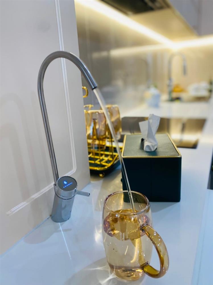 Tổ ấm ấn tượng mang cả trạm không gian vũ trụ vào trong nhà, góc nào cũng xinh xắn và đượm màu yêu thương-11