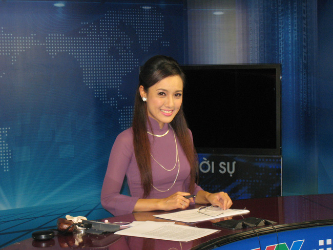 BTV Hoài Anh chính thức rời Thời sự 19h của VTV: Nhìn lại hành trình 14 năm gắn bó, gương mặt và giọng nói làm nên thương hiệu-2