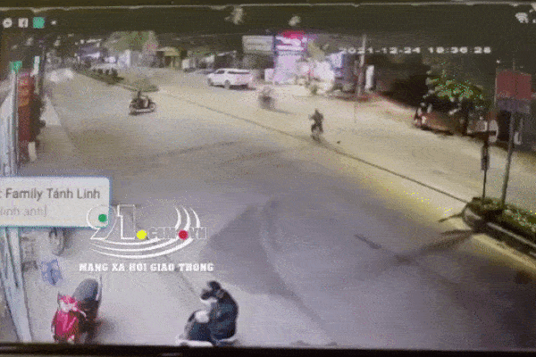 Thanh niên phóng xe tốc độ cao bay xa hàng chục mét rồi đập đầu vào giải phân cách, hiện trường khiến ai nấy thất kinh