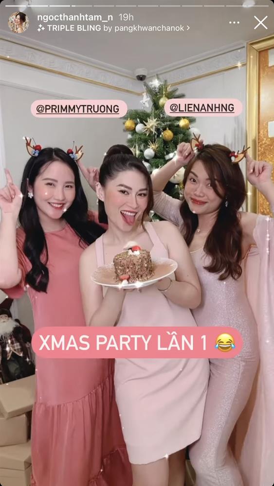 Phu nhân TGĐ Phan Thành lên đồ chặt chém chơi Noel: Sự nghiệp bỉm sữa sao làm mờ nhan sắc của chị!-2