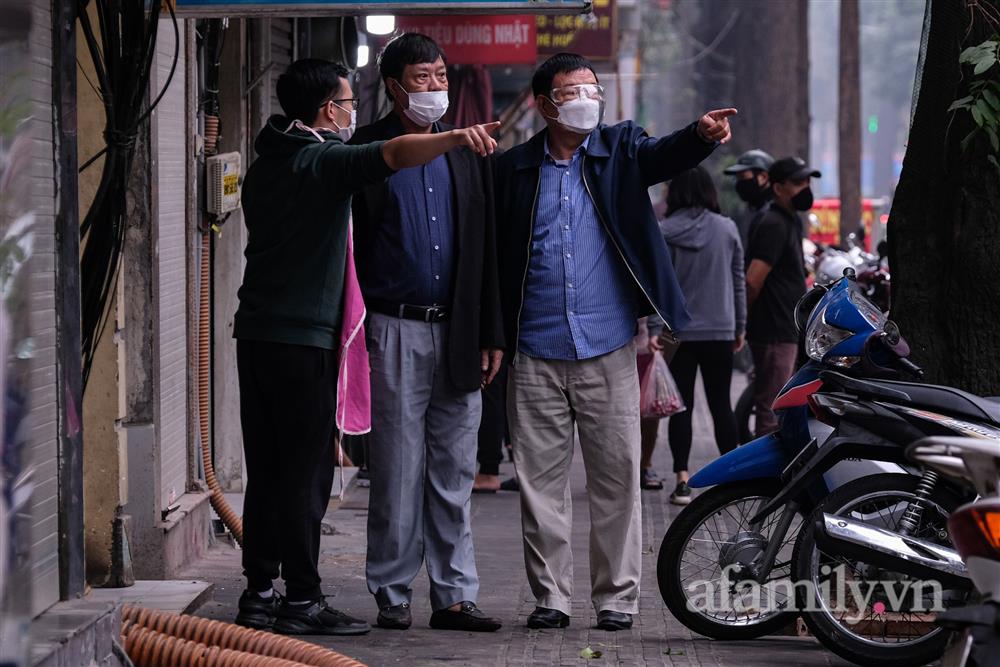 Quán phở nổi tiếng Hà Nội bê phở từ vùng cam” sang vùng vàng” bán cho khách-3