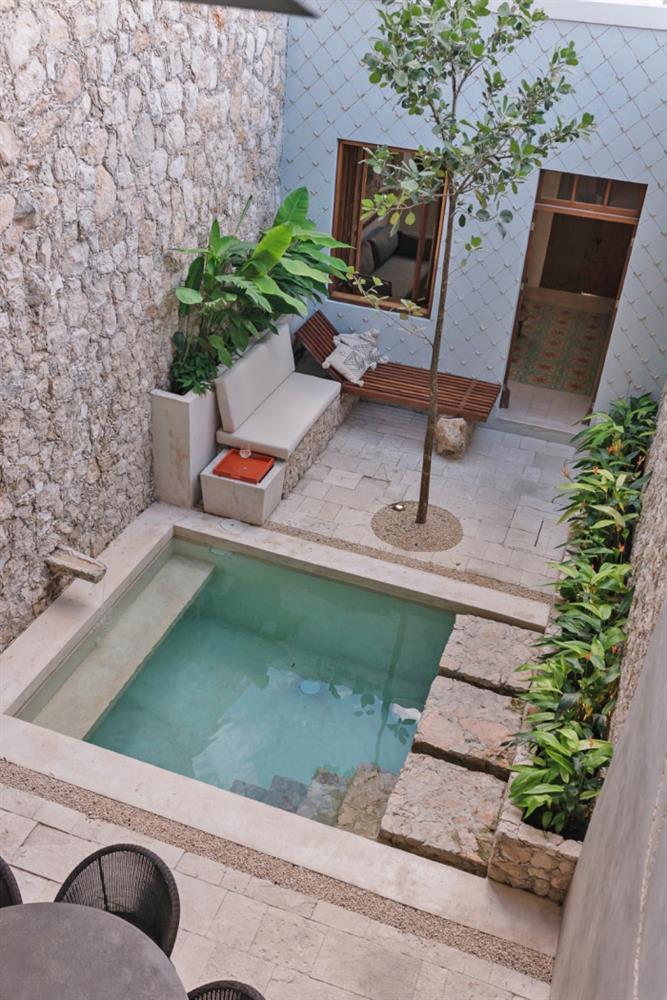 Ngôi nhà đá trong suốt thiết kế hai tầng độc đáo - viên ngọc quý giữa lòng thị trấn ai nhìn cũng mê-2