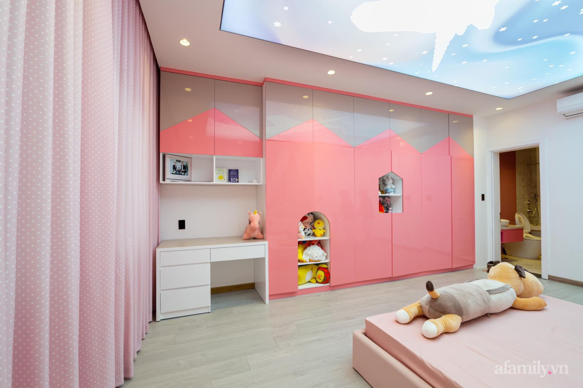 Ngắm không gian sống rộng 200m² của CEO trẻ 9x tại Sài Gòn, full nội thất giá trị khủng tới 14 tỷ-24