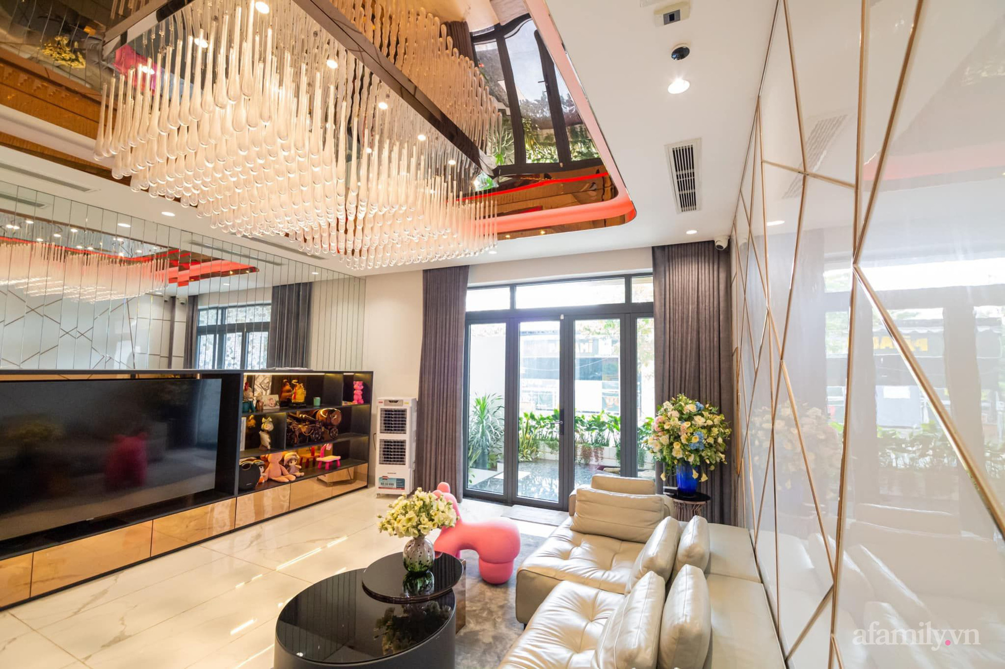 Ngắm không gian sống rộng 200m² của CEO trẻ 9x tại Sài Gòn, full nội thất giá trị khủng tới 14 tỷ-7