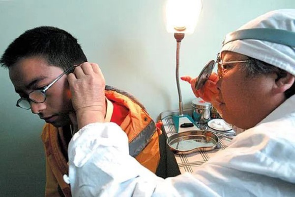 Câu chuyện không thể tin nổi về cậu bé bám càng máy bay trên độ cao 10.000m vẫn sống sót kỳ diệu, ký ức kể lại gây kinh ngạc lẫn ám ảnh-5