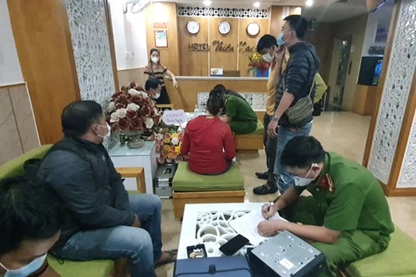 Bất ngờ vụ người phụ nữ tử vong trước khách sạn-2