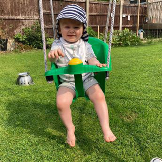 Bé trai 2 tuổi tử vong vì bị ngạt thở do hóc nghẹn khi ăn một quả chuối-2