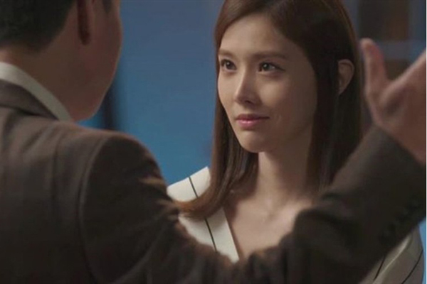 Được mẹ đỡ đầu mua cho căn biệt thự, tôi đưa mẹ đẻ đến thăm, thế mà hai người vừa chạm mặt nhau đã xảy ra chuyện đau lòng-1