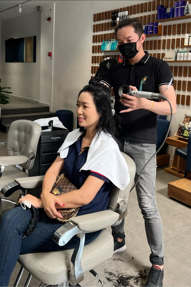 Trịnh Kim Chi xuất hiện sau loạt ồn ào với Thương Tín, sắc mặt thế nào khi bị đàn anh chỉ trích?-1