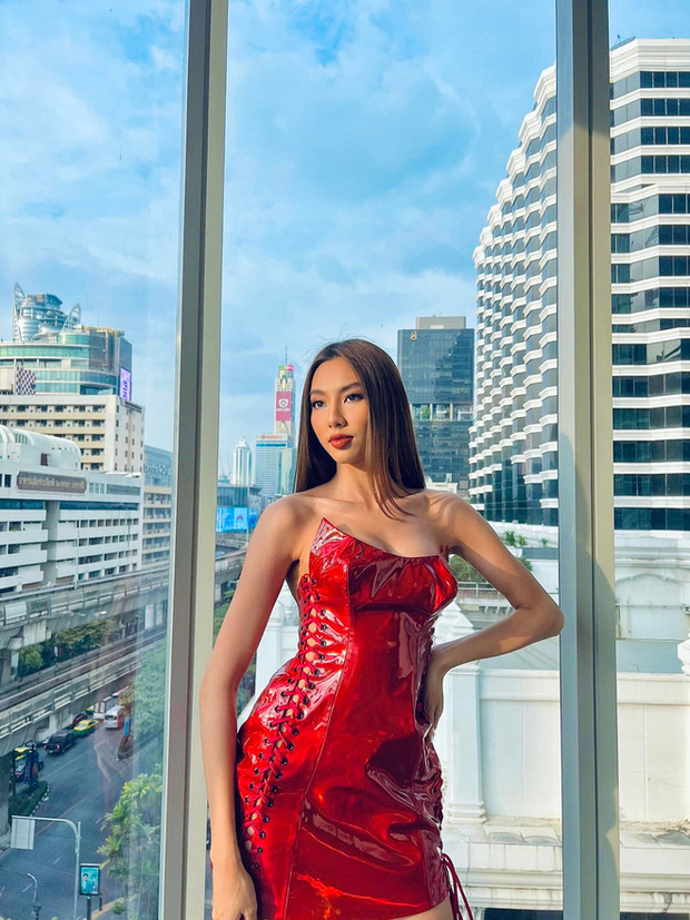 Thuỳ Tiên diện áo dài Việt khoe nét đẹp dịu dàng trên đất Thái, dân tình đổ rầm rầm vì thần thái quá xuất sắc!-2