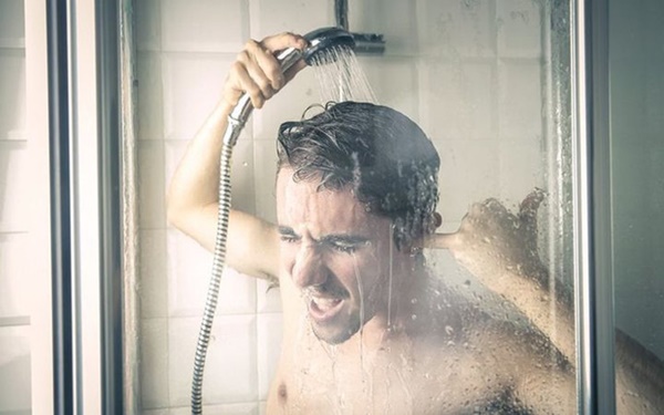 Người đàn ông suýt mất mạng khi tắm nước nóng mùa đông, cảnh báo cơ thể đang trong trạng thái này không được tắm-2