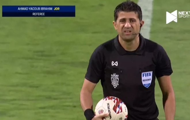 Trọng tài 36 tuổi điều khiển trận Việt Nam - Thái Lan-1