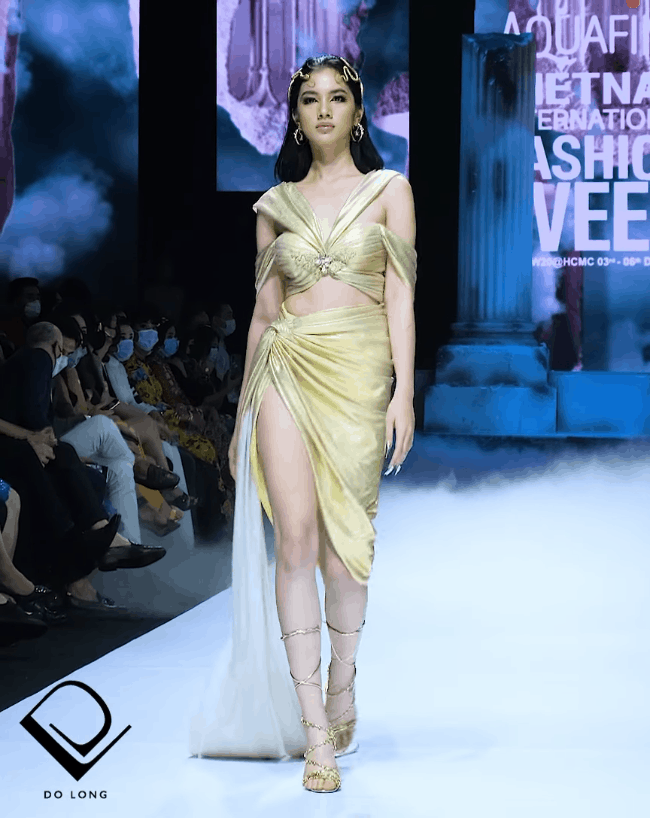 Cẩm Đan ở tuổi 20: Style lấn sân hở bạo và cú trượt dài hậu drama tình ái khiến fan thất vọng-6